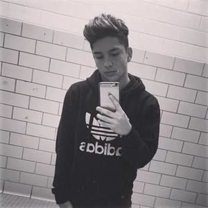 Meet your Posher, Carlos